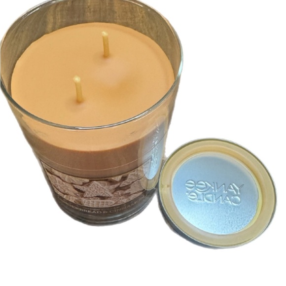 Yankee Candle 2 Wick Jar Candle w/Lid Scented Gingerbread & Cinnamon 22oz.  NEW - Picture 4 of 5